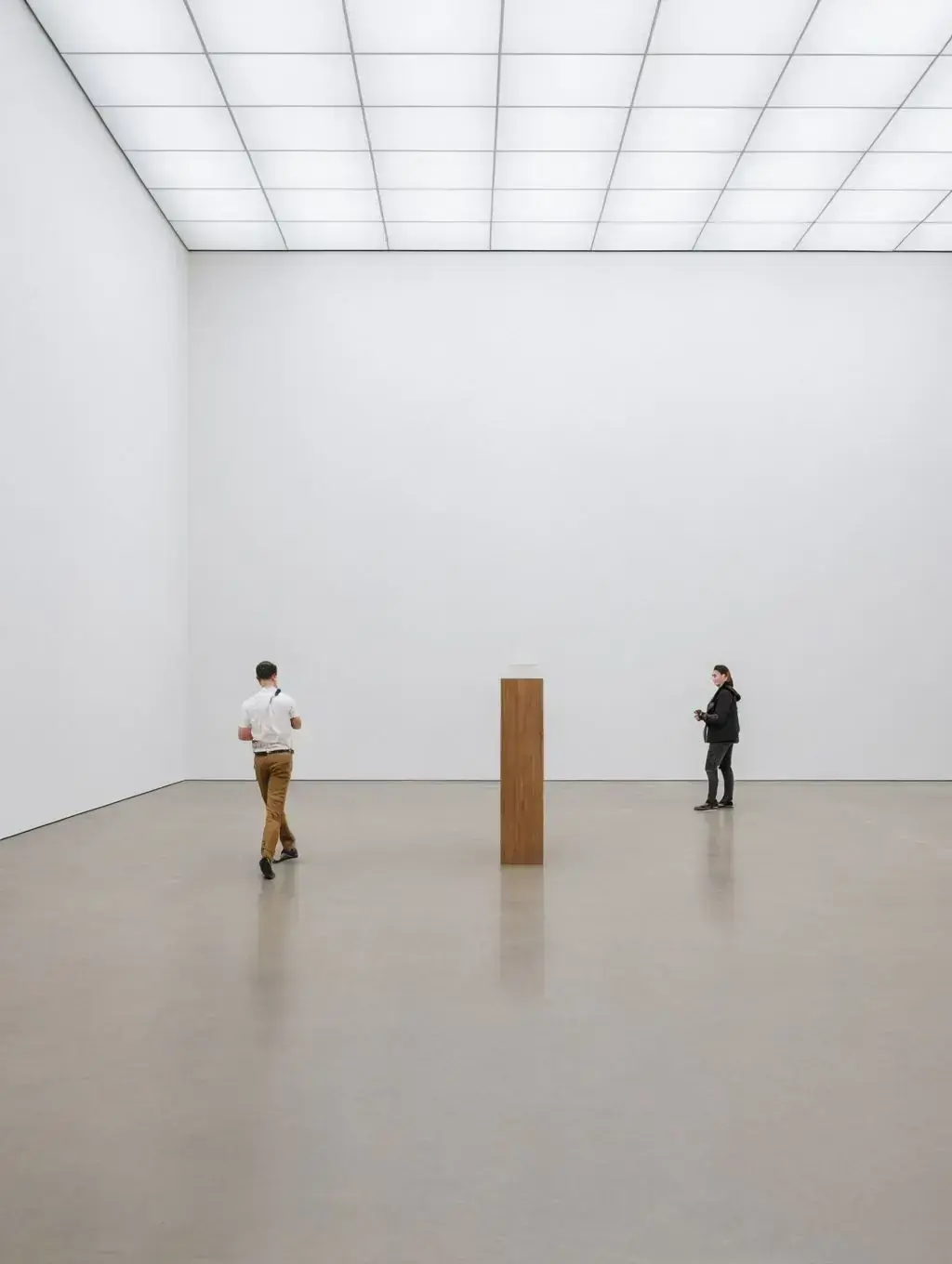 Großer heller Innenraum der Museumserweiterung Syke
